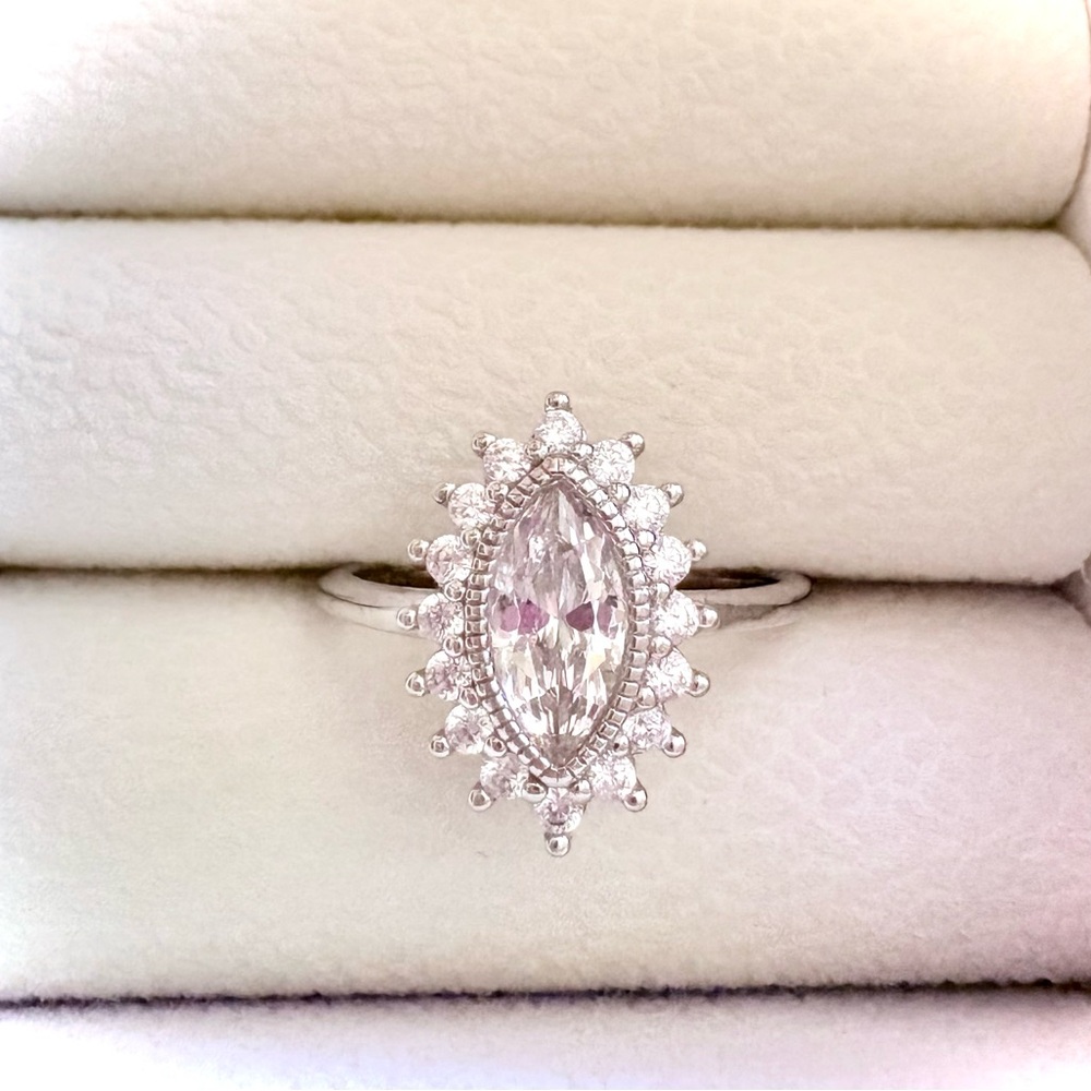 Elegant 925 Sterling Silver Marquise Cut Ring
